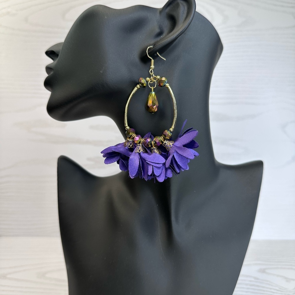 NEW Handmade‎ Purple tornasol Floral Hoop Earrings with matching bracelets set.